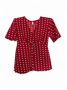 crop Red Top (dot)