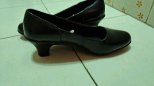 Stregus Classic Black Pumps - Size 39