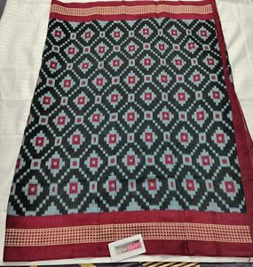 Elegant Ikat Silk  BlendSaree with Blouse Piece
