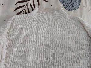 White Knit Cropped Sweater 🥹