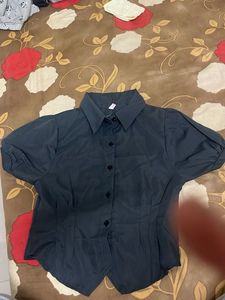 Chic Dark Collared Puff Sleeve Top