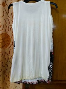 Stylish White Sleeveless Tunic Top