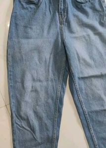 Light Wash Relaxed Fit Jeans