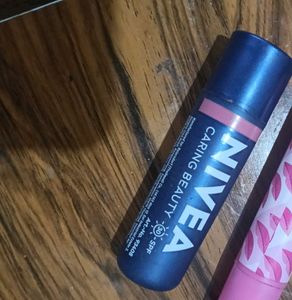 NIVEA Caring Beauty Lip Balm SPF 30