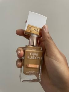 Flower Light Illusion Foundation