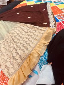 Today Offer Elegant saree with bouquet style blous
