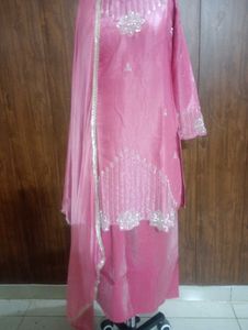 Elegant Pink Kurta Set with Sequins