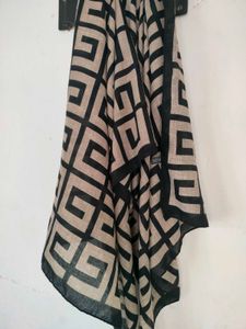 Stylish Geometric Print Scarf