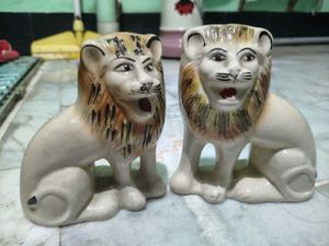 Vintage Ceramic Lion Figurine