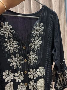 Kashmiri Black Embroidered Kurti with Floral Print