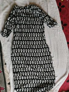 Stylish Black & White Printed Kurta
