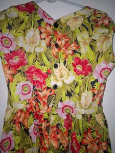 COMBO OF Floral sleeveless Dresses 🌼