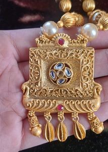 Exquisite Gold-Plated royal Necklace (artificial)