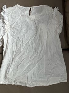 ✨ Elegant White Cotton Schiffli Tunic |