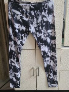 Stylish Tie-Dye Leggings