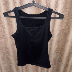Sleek Black Ribbed Tank Top