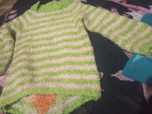 Girls Fuzzy Knit Sweater with topa hude