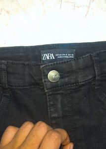 Classic Black High-Waisted Jeans
