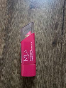 Vivid Pink Matte Lipstick