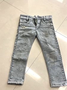 Stylish Grey Distressed Jeans
