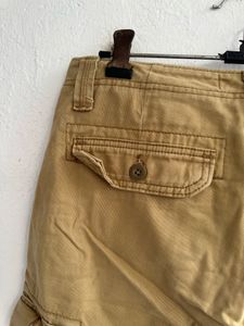 Stylish Lee Cargo Shorts - Versatile Tan