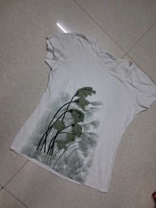 White Graphic Print T-Shirt