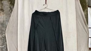 I. Black sexy pants