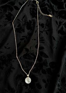 Elegant Silver Tone Pendant Necklace
