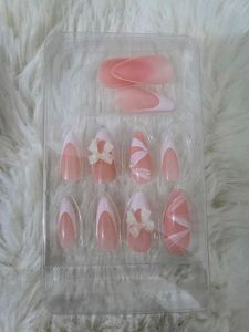 💅French Tip Press-On Nails with Bows💅