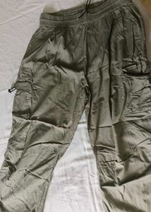 Parachute Pants Olive