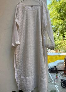 Elegant White Embroidered Kurta