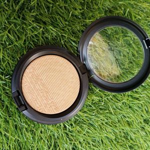 MAC Extra Dimension Skinfinish