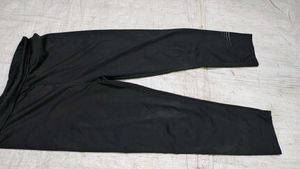 Black Athletic Cropped Leggings