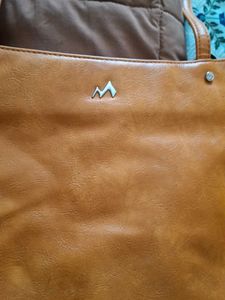 Very beautiful and stylish bag in elegant look.