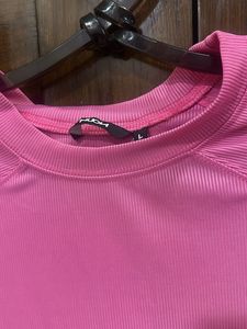 Vibrant Pink Cropped T-Shirt