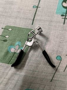 Eyelash Curler