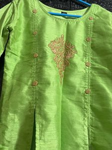 Parrot Green