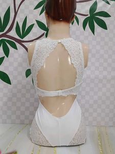 (100)White Lace Bodysuit
