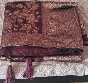 Elegant Purple Saree with Intricate Gold Weave