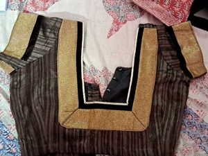 🔥🔥Beautiful Brown blouse with golden border