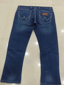 men blue jeans