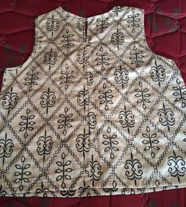Cream &amp; Black Printed Sleeveless Top