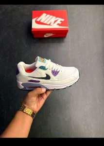 Nike Air Max 90 Sneakers