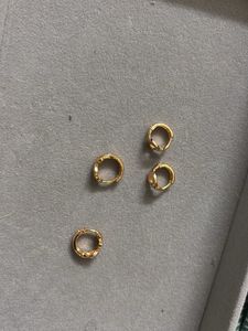 Elegant Gold Bracelet with Heart Charms