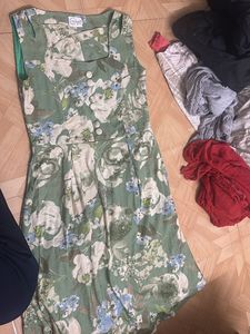 Chic Floral Print Sleeveless Dress