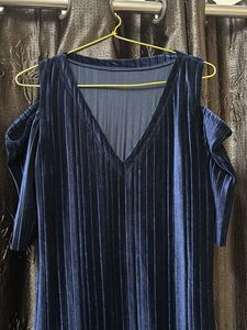 Elegant Navy Blue Velvet Cold Shoulder Dress