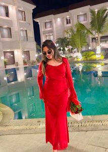 Elegant Red Maxi Dress for Special Occasions