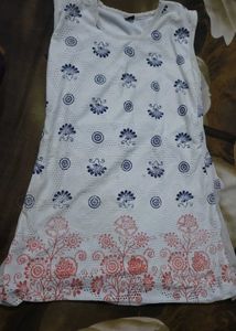 Embroidered White Sleeveless Kurta