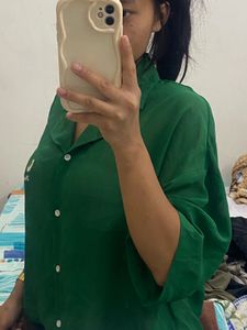 Chic Green Collared Button-Up Top