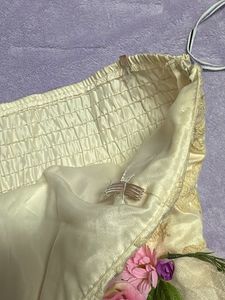 Unique Cream Lace &amp; Floral Gown32-34